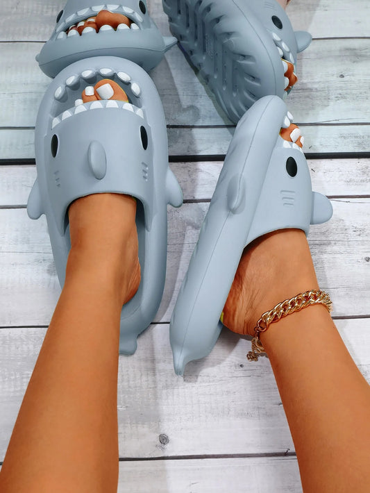 Sandalias Cómodas con Forma de Tiburón