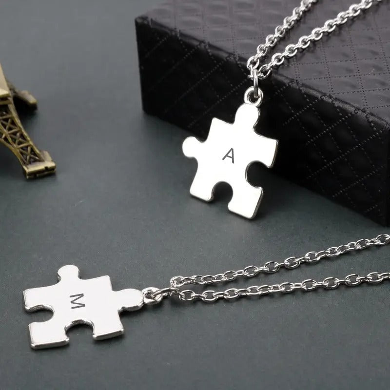 Set de Collares Con La Letra J y E